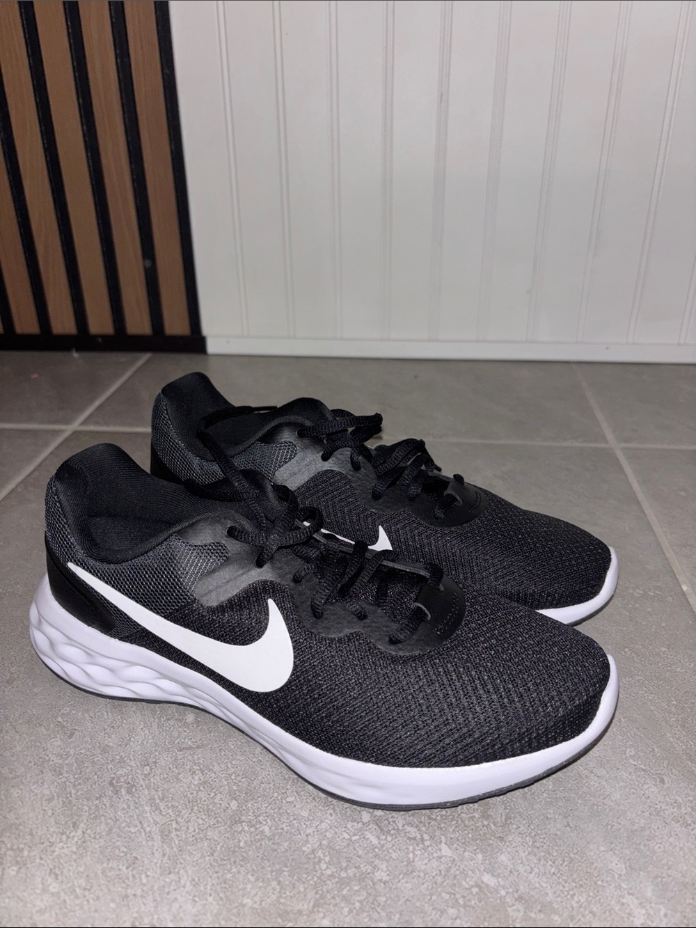 Nike Women's W Revolution 6 Nn Sneaker, Black White Dk Smoke Grey Cool Grey 9